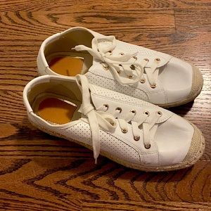 Stylish tennis shoes